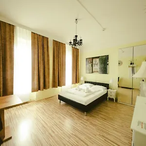 Otel California, Viyana